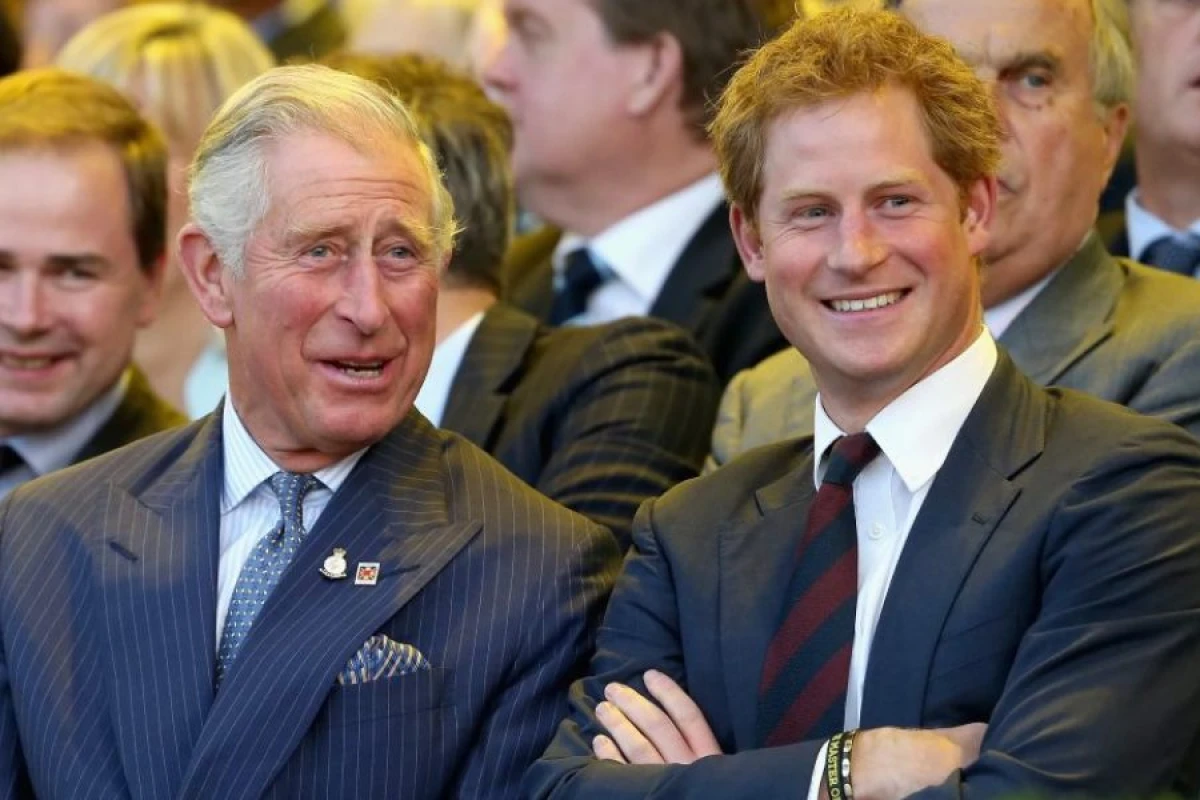 Şahzadə Harri ilə Kral III Çarlz arasında münasibətlər [[gərginləşdi]]