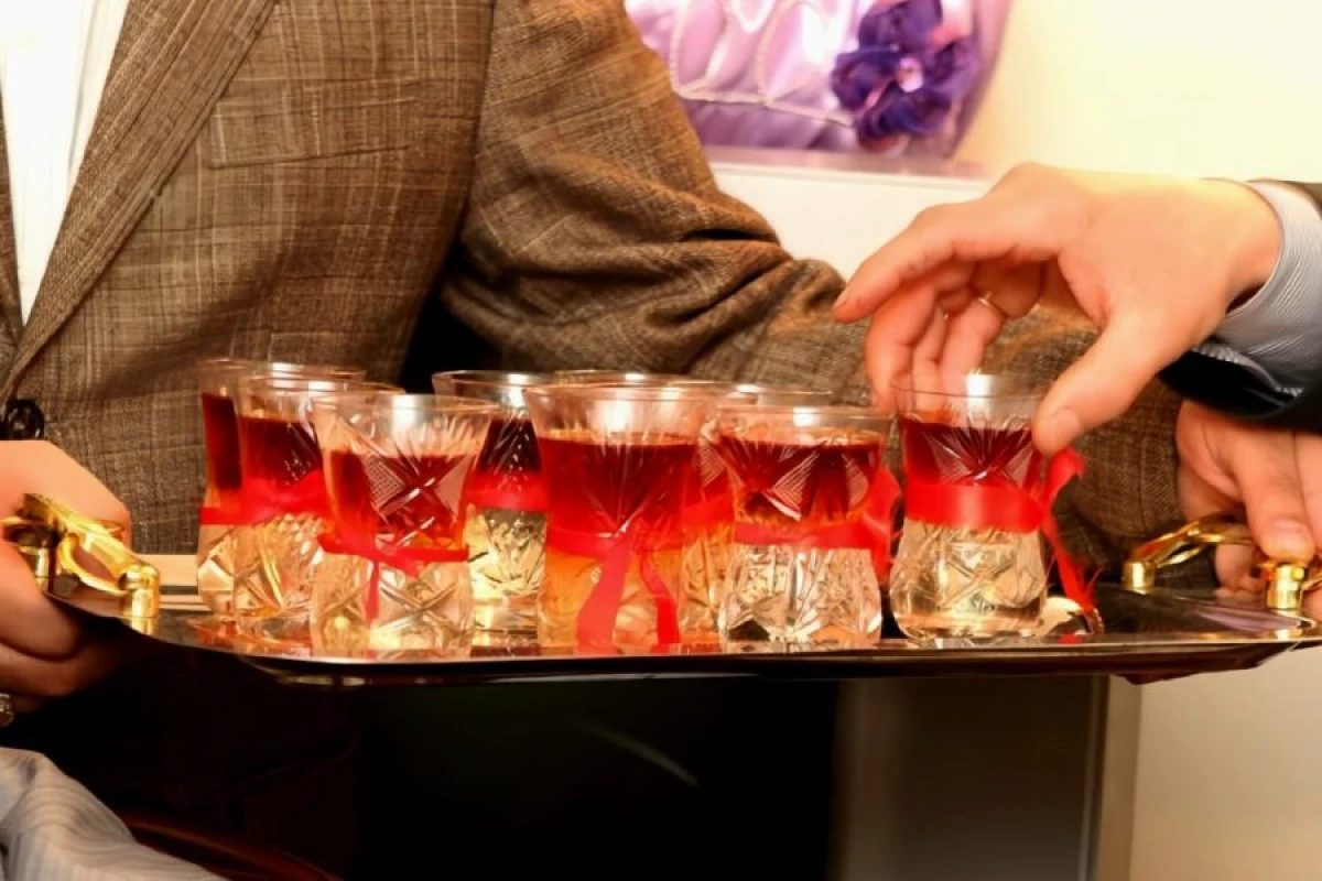 [[Qızların oğlana elçi getməsi:]] Azərbaycan cəmiyyəti buna hazırdır?