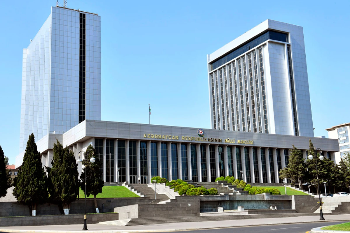 Milli Məclisin iclası [[başladı]]