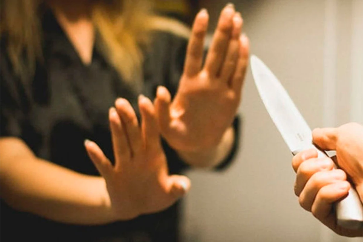 [[Sosioloqlar xəbərdarlıq edir:]] Cəmiyyətin mənəvi dəyərlərində aşılanma - Təhlükə yaxınlaşır