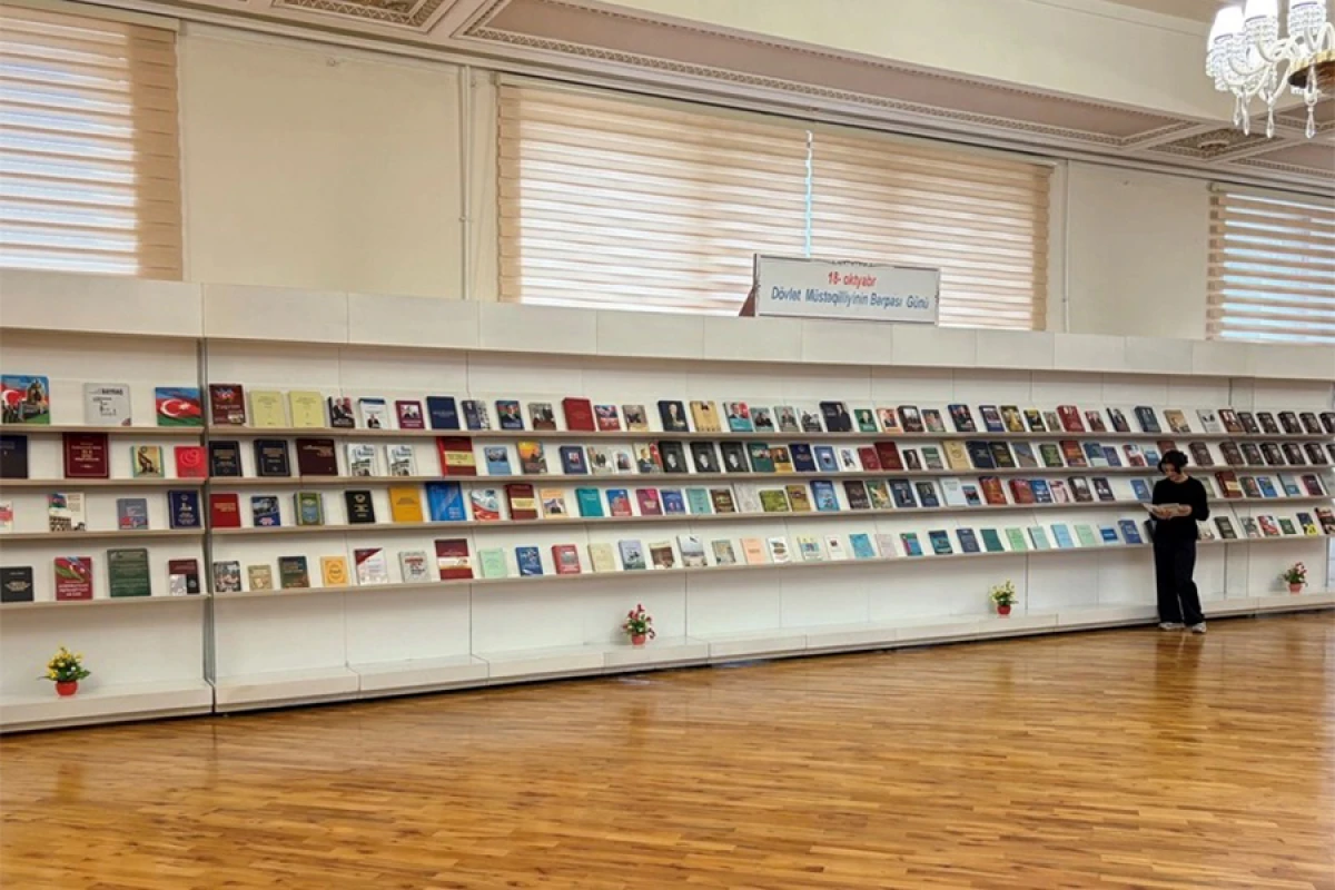 Milli Kitabxanada [[Dövlət Müstəqilliyinin Bərpası Günü ilə bağlı]] sərgi açıldı