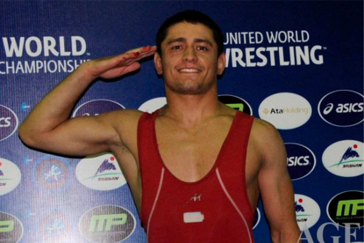 Millimiz 10 il sonra [[dünya çempionu]] elan edildi