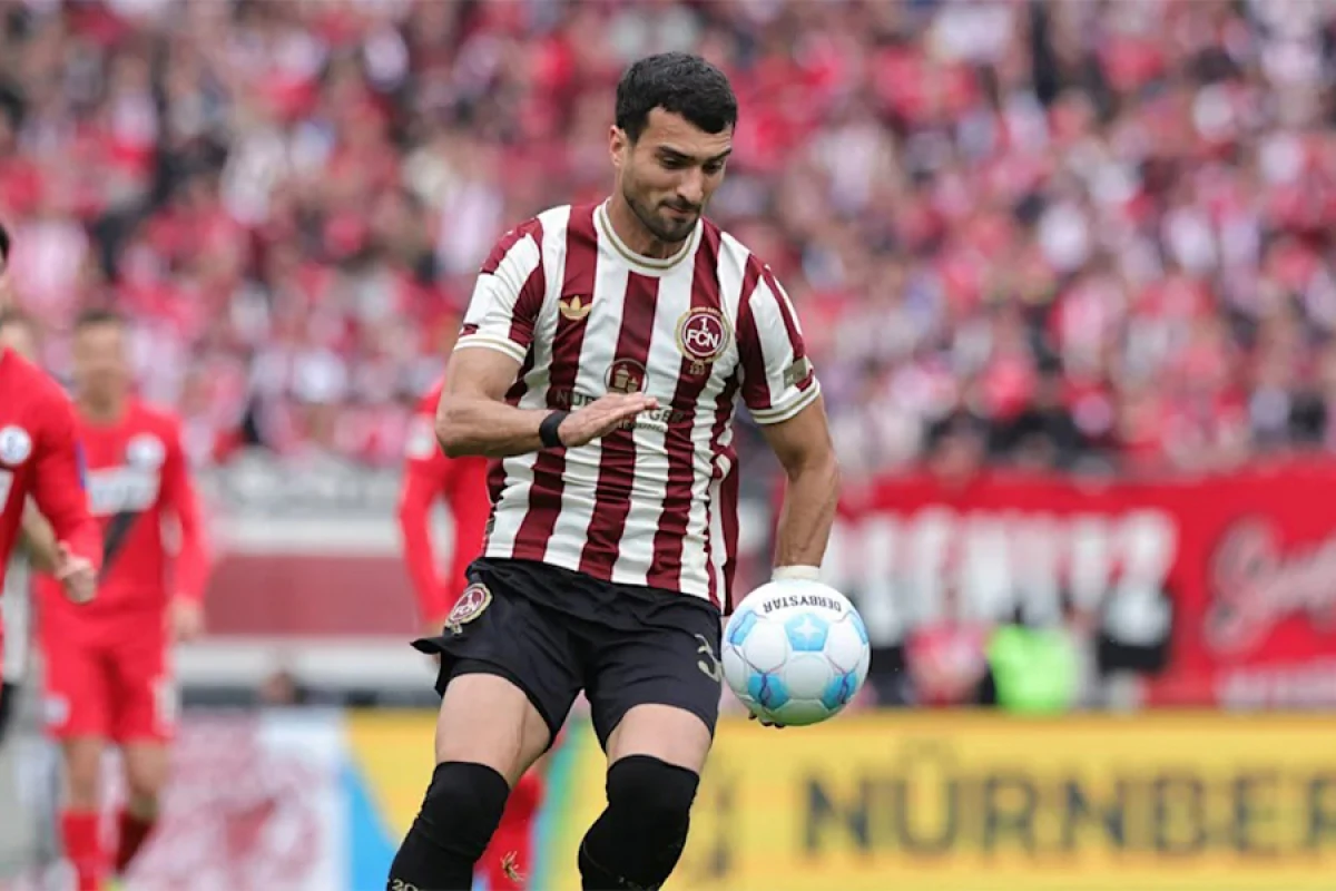 Mahir Emreli yenə oyunu [[kənardan]] seyr etdi