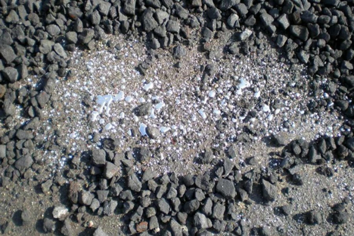 Qızıl mədənlərindəki civə hava yolu ilə qidaları [[çirkləndirir]]