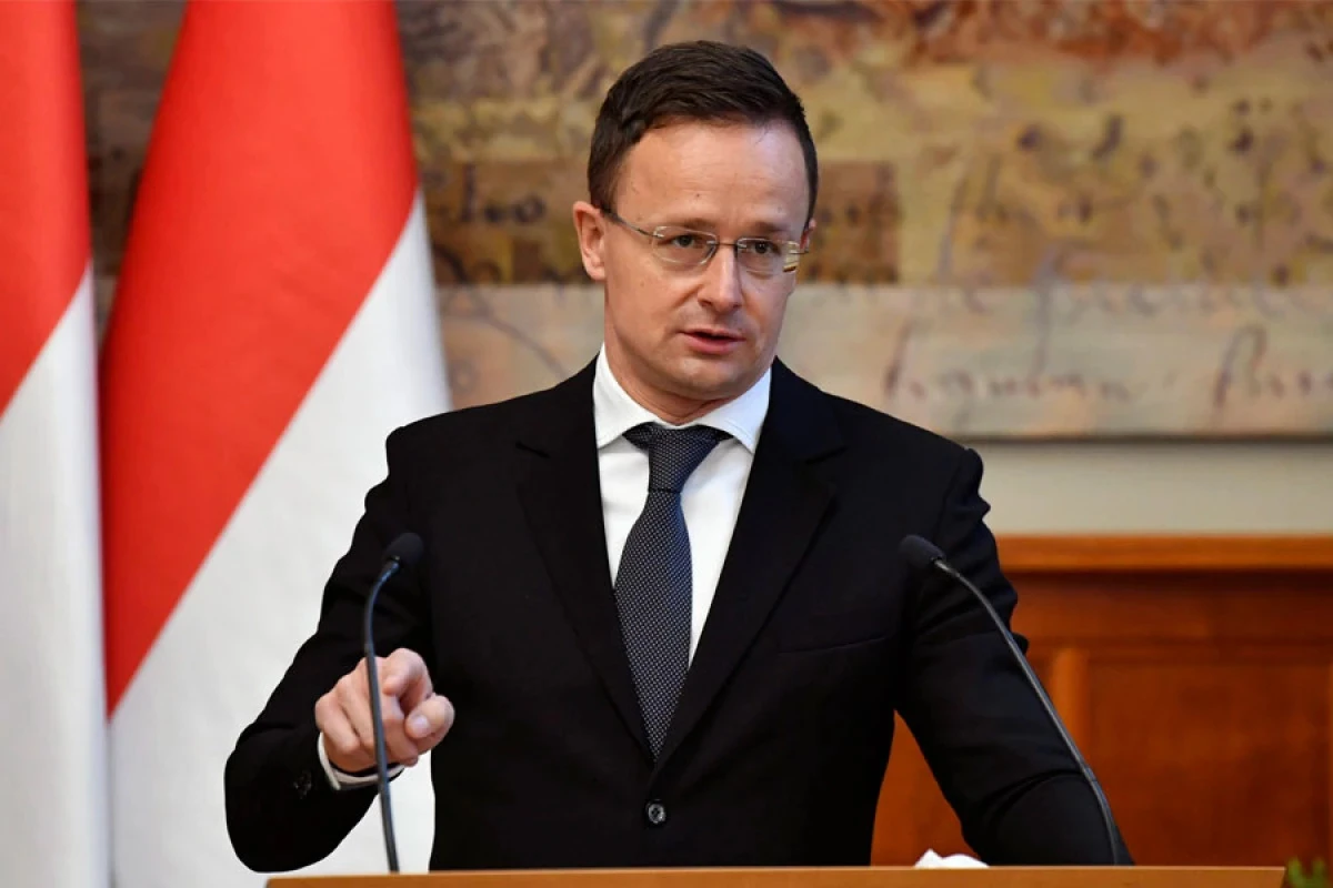 Macarıstanın xarici işlər naziri [[Vaşinqtona gəldi]]