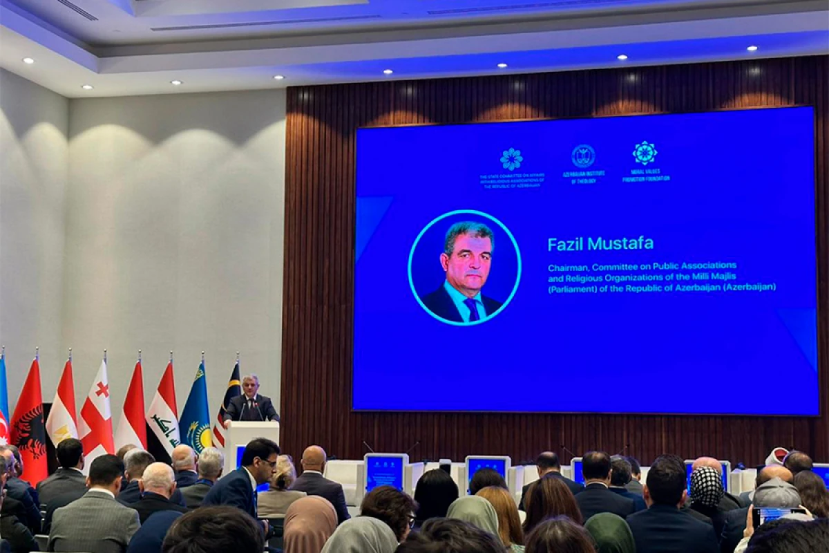 [[Fazil Mustafa:]] “Yanlış izahlar İslam cəmiyyətlərini elmi tərəqqidən geri salıb”