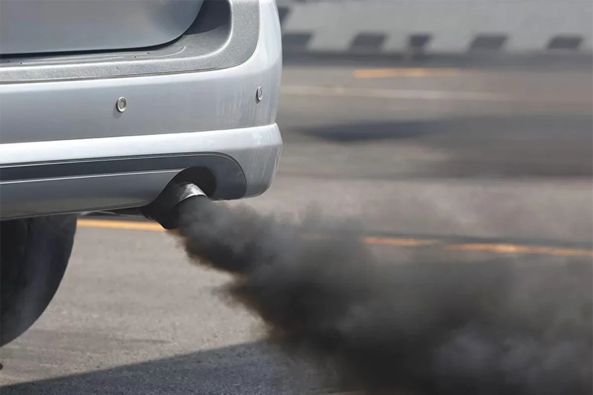 [[Avtomobillərdən gələn təhlükə:]] Qara tüstü!