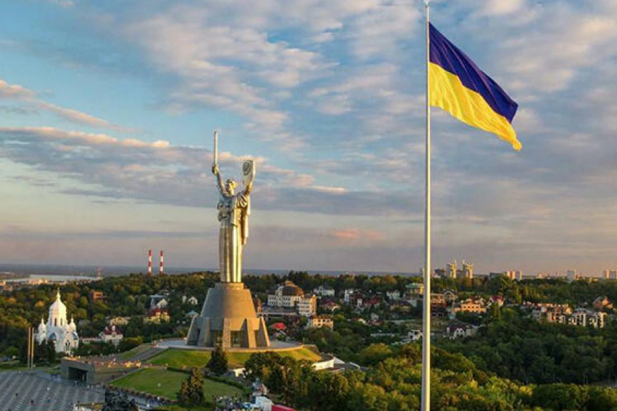 Ukrayna NATO-dan [[3500 su və yanacaq sisterni]] tələb etdi