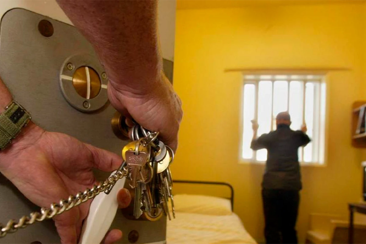 [[Həbs qalmaqalları:]] Britaniyada yüzlərlə məhbus səhvən azad edilib