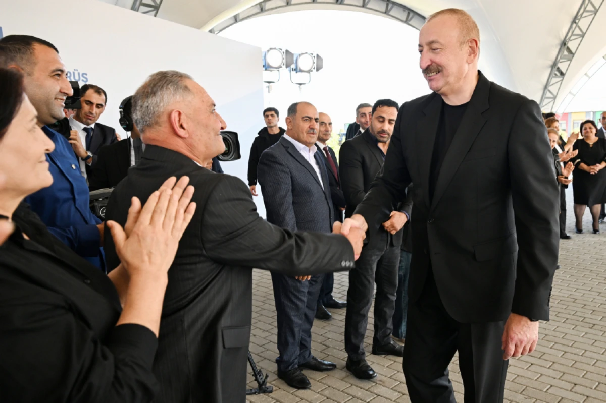 Prezident Zəngilanın Məmmədbəyli və Ağalı kəndlərinin sakinlərinə mənzillərin açarlarını təqdim etdi [[- YENİLƏNDİ]]