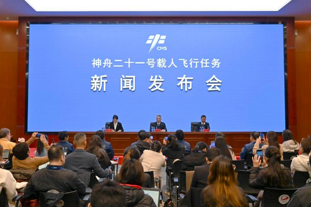 Çin 2030-cu ilədək astronavtları [[Aya göndərəcək]]