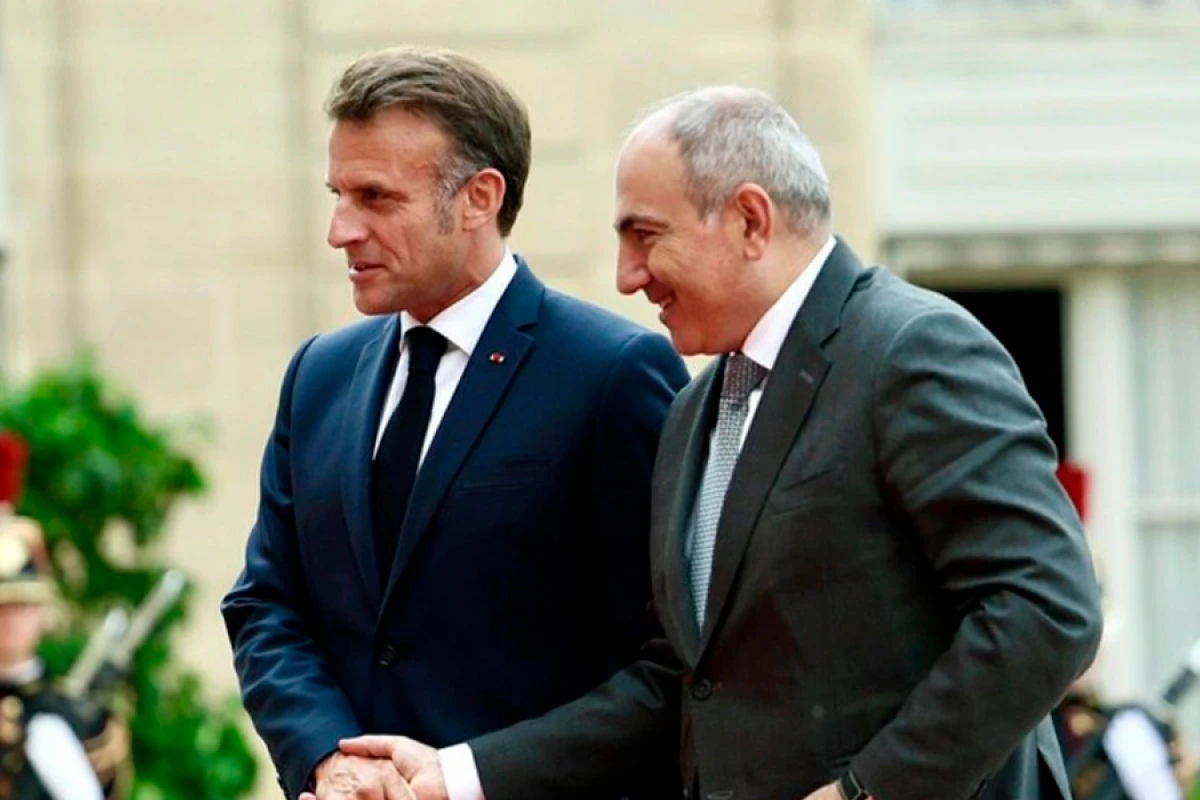 Paşinyan Makronla görüşdü