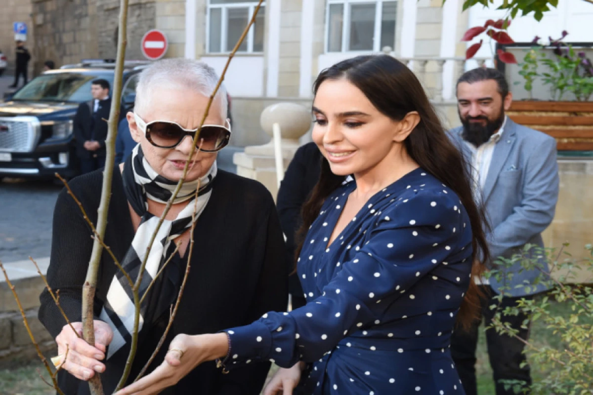 “ART Weekend” çərçivəsində [[“Püstə: canlı irs” performansı təqdim edildi]]