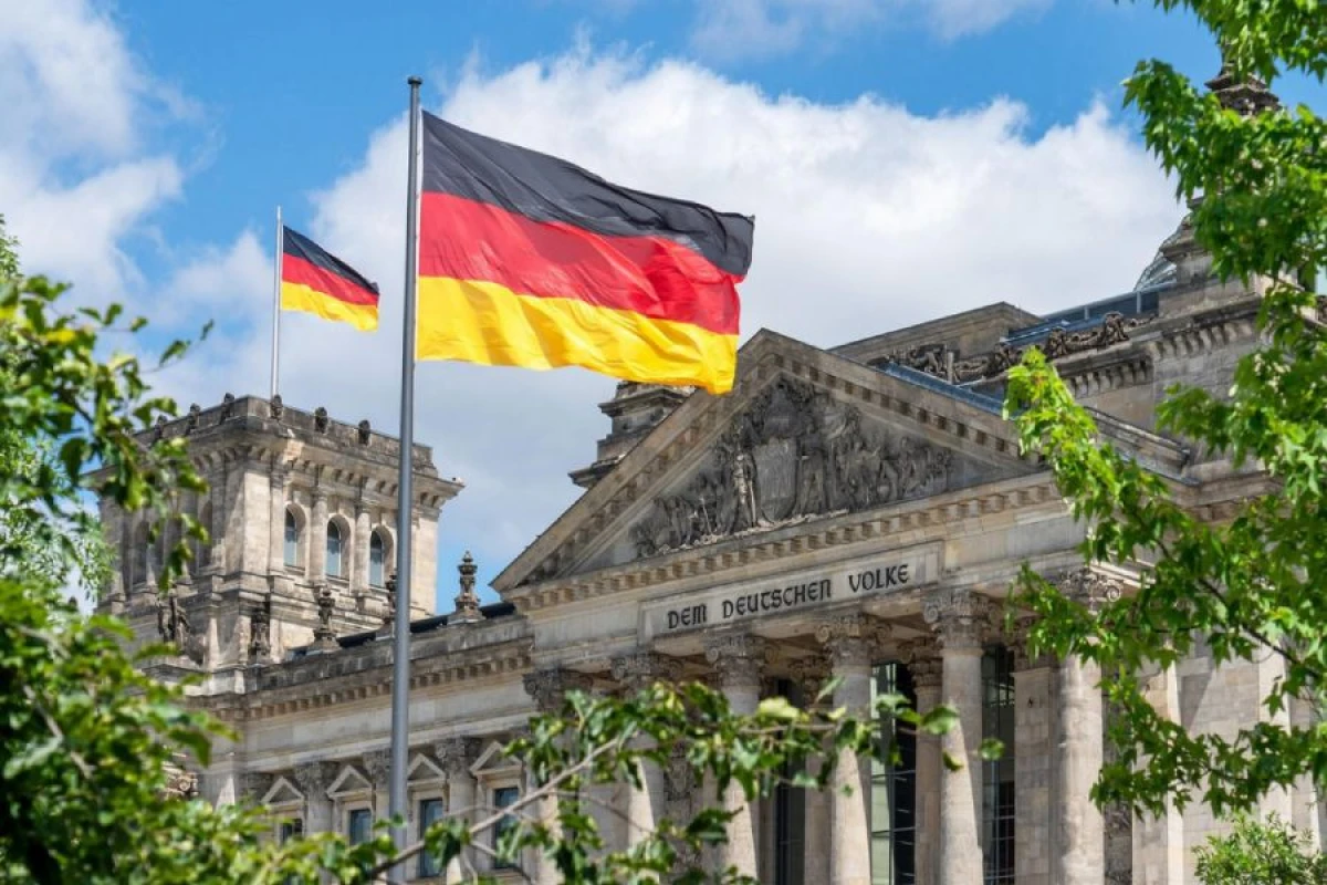 Almaniyada 200 min iş yeri [[təhlükə altındadır]]