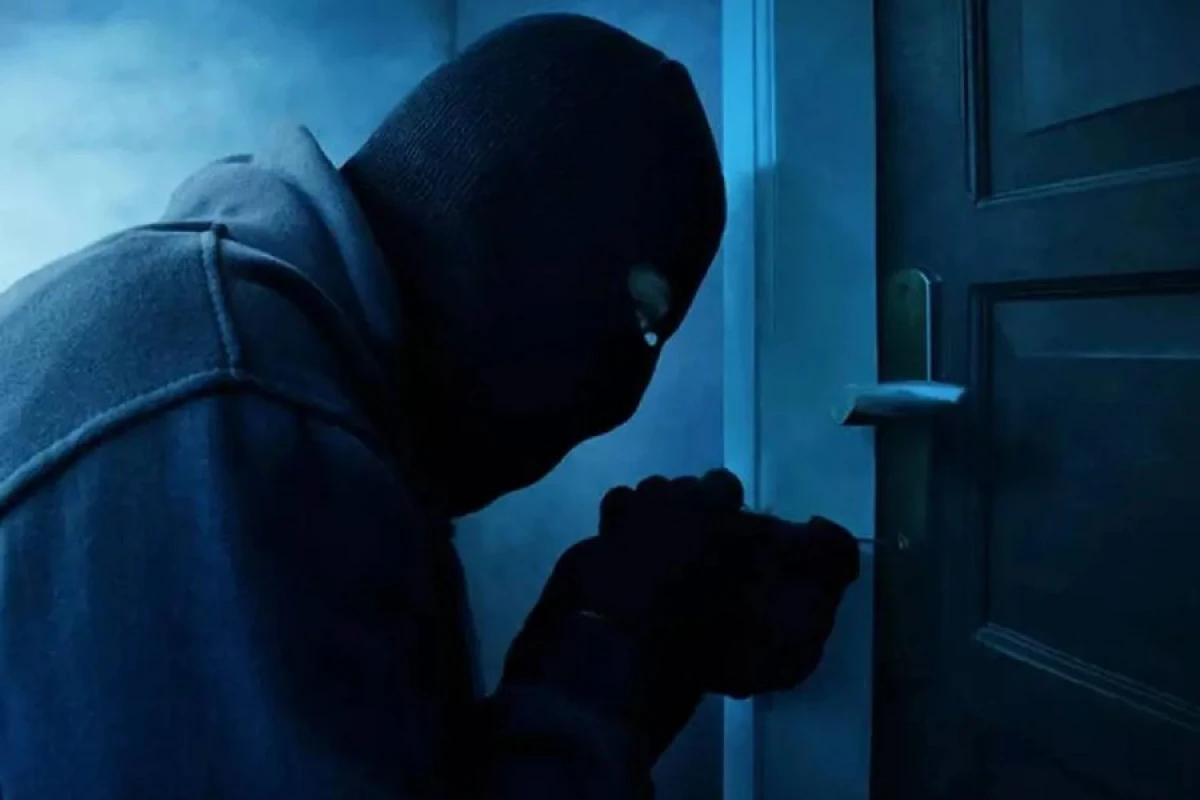 Sumqayıt və Binəqədidə oğurluqda şübhəli bilinən şəxslər [[saxlanıldılar]]