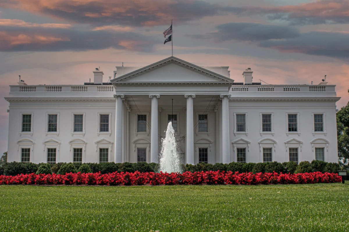 [[Ağ Ev]] ehtiyat planlar hazırlayır