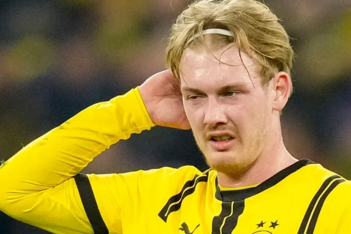[["Borussiya" futbolçusu]] ilə yeni müqavilə bağlamağı düşünür