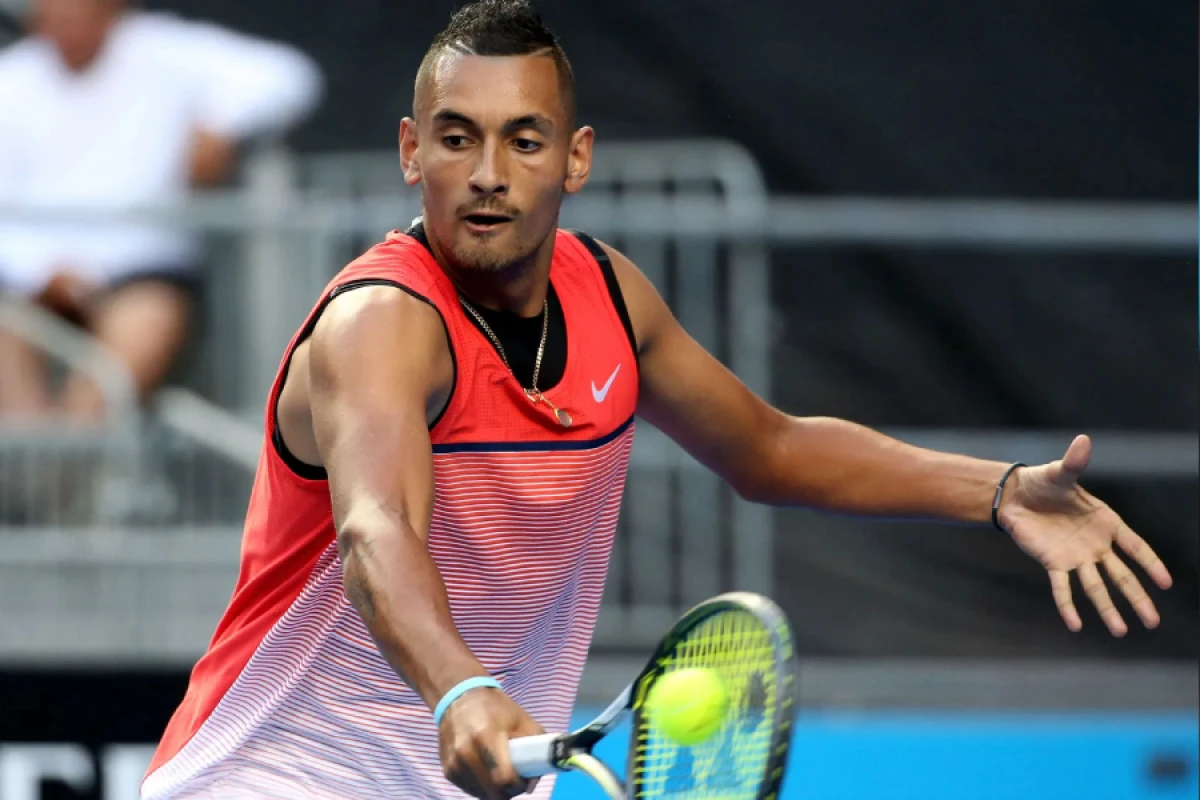 Avstraliyalı ulduz yenidən [[tennisə qayıdır]]