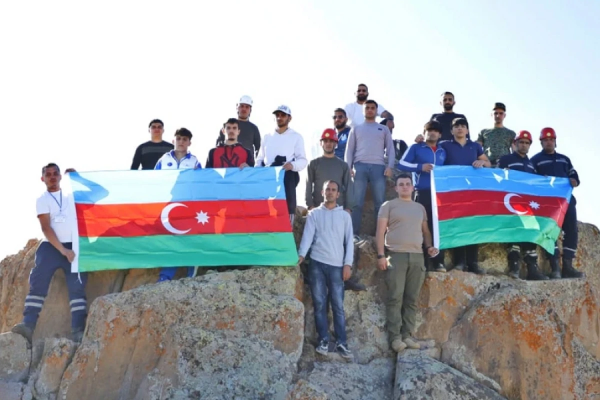 Naxçıvanda Zəfər Günü münasibətilə [[Hacadağa zirvə yürüşü təşkil olundu]]