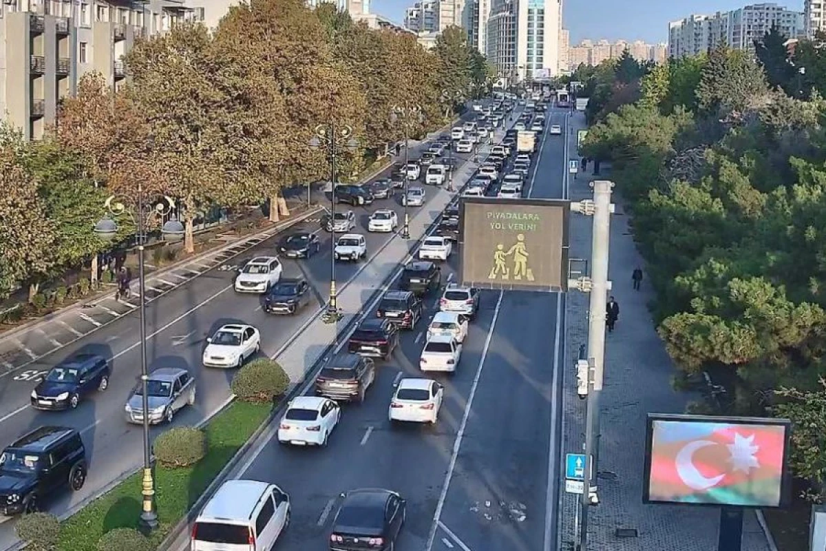 [[Sürücülərin NƏZƏRİNƏ:]] Bakıda hansı yollarda sıxlıq var?