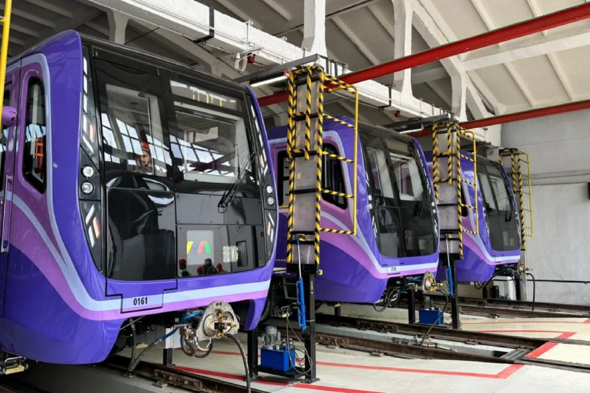 Bakı metropoliteni xətlərində [[daha 15 yeni vaqon istismara buraxıldı]]