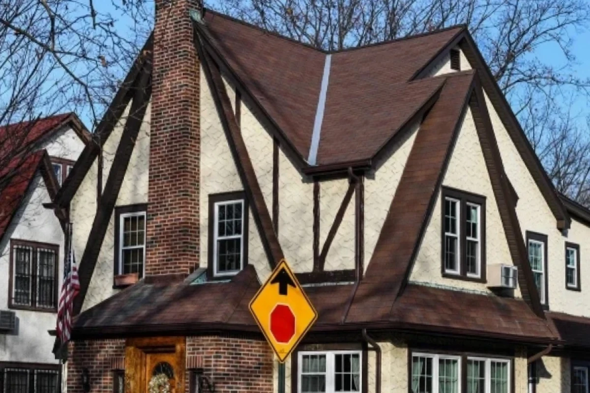 [[Trampın]] uşaqlıq evi satışa çıxarıldı