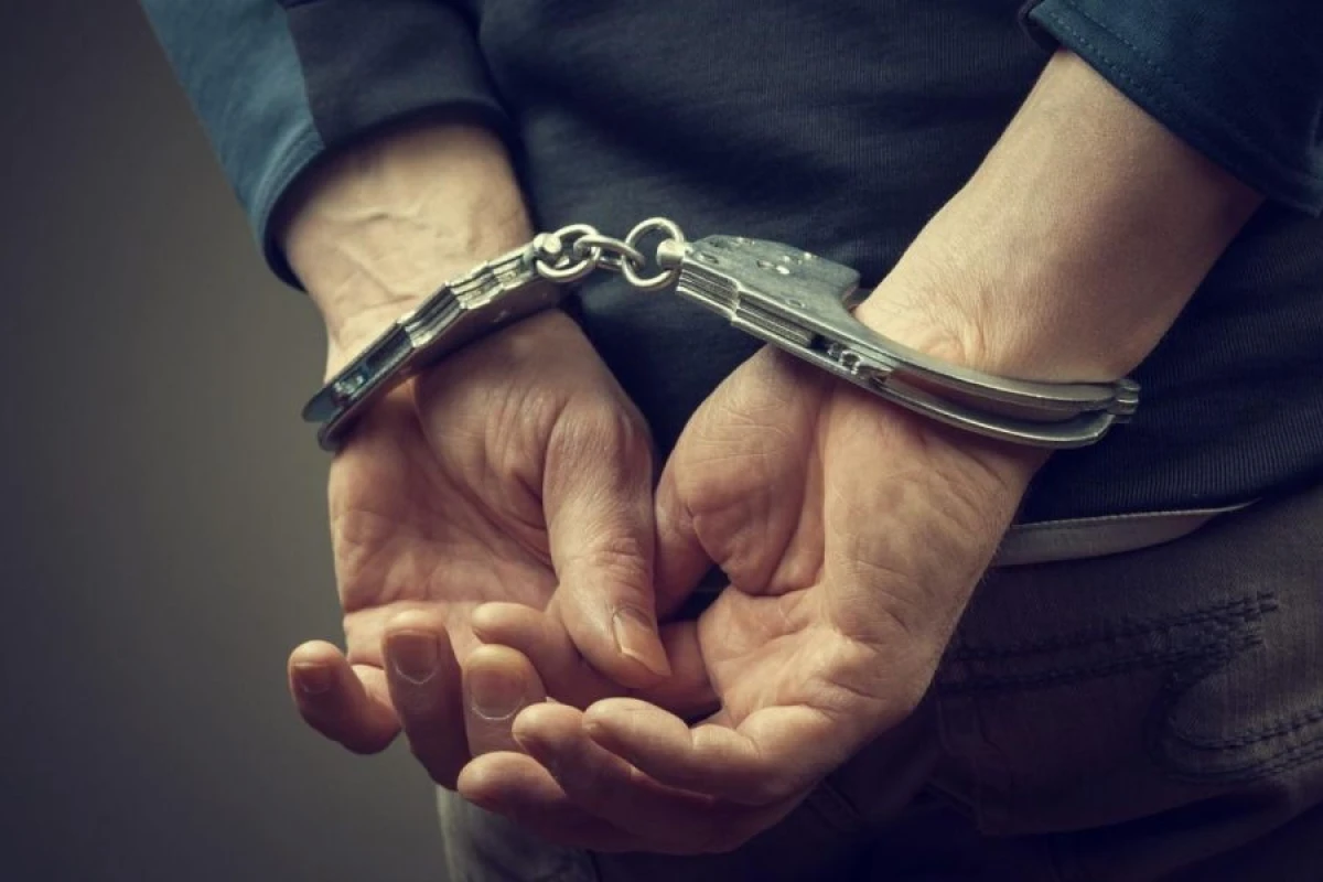 Dələduzluq edən şəxs [[saxlanıldı]]