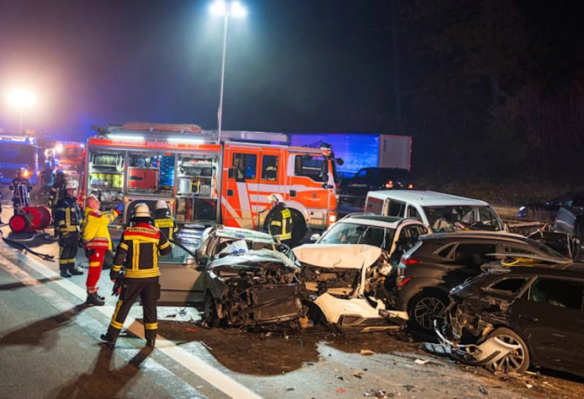 Almaniyada zəncirvari qəza: [[13 yaralı]]