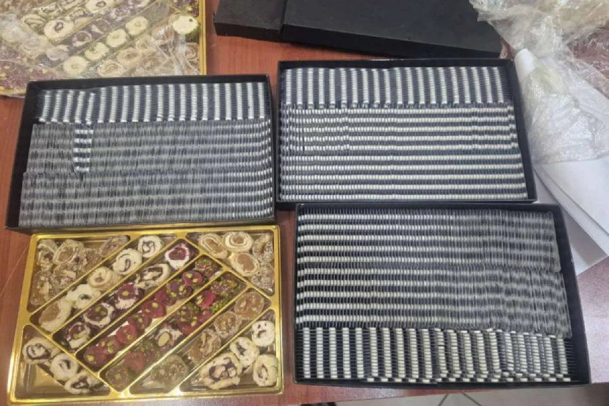 [[Şirniyyat qutularında gizlədilmiş dərmanlar]] aşkarlandı