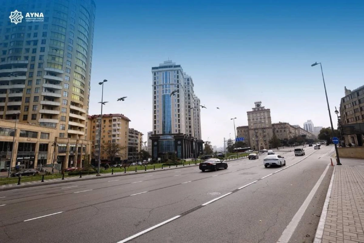 [[İnşaatçılar prospektində]] mikromobillik zolağı çəkilir