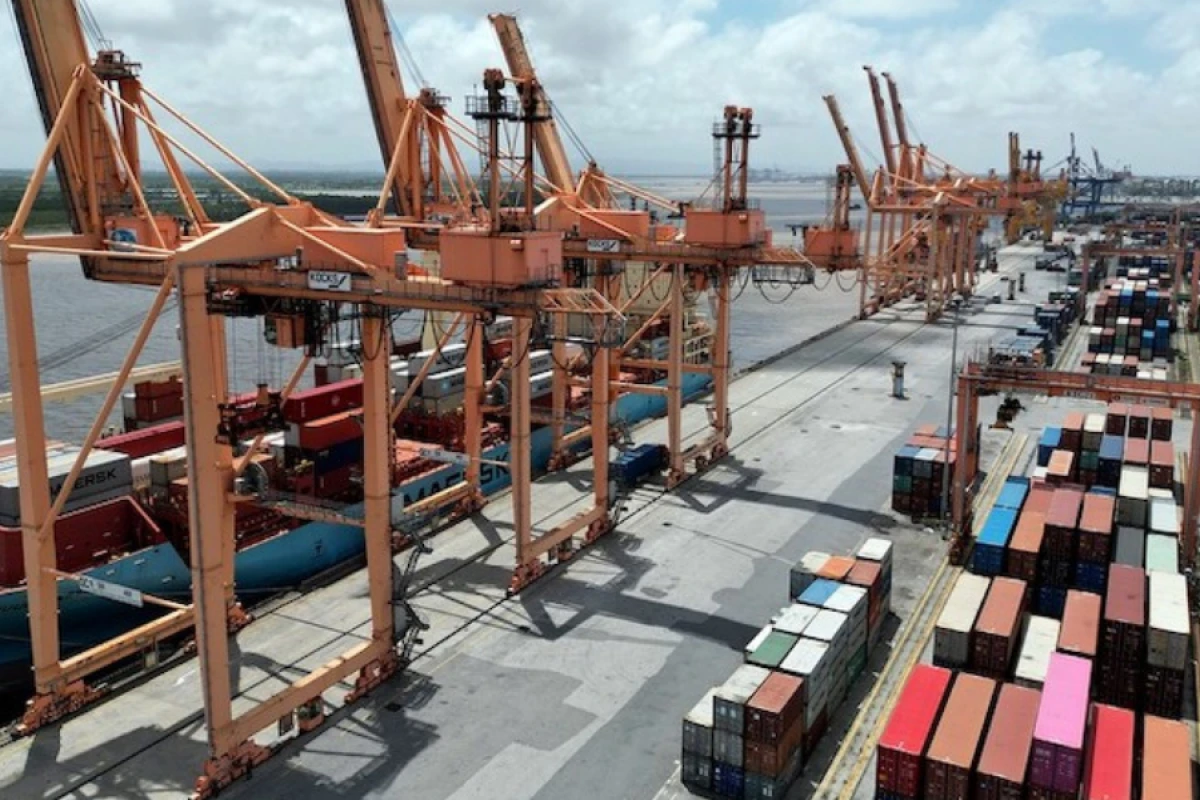 Vyetnamın ixrac–idxal gəlirləri [[artdı]]