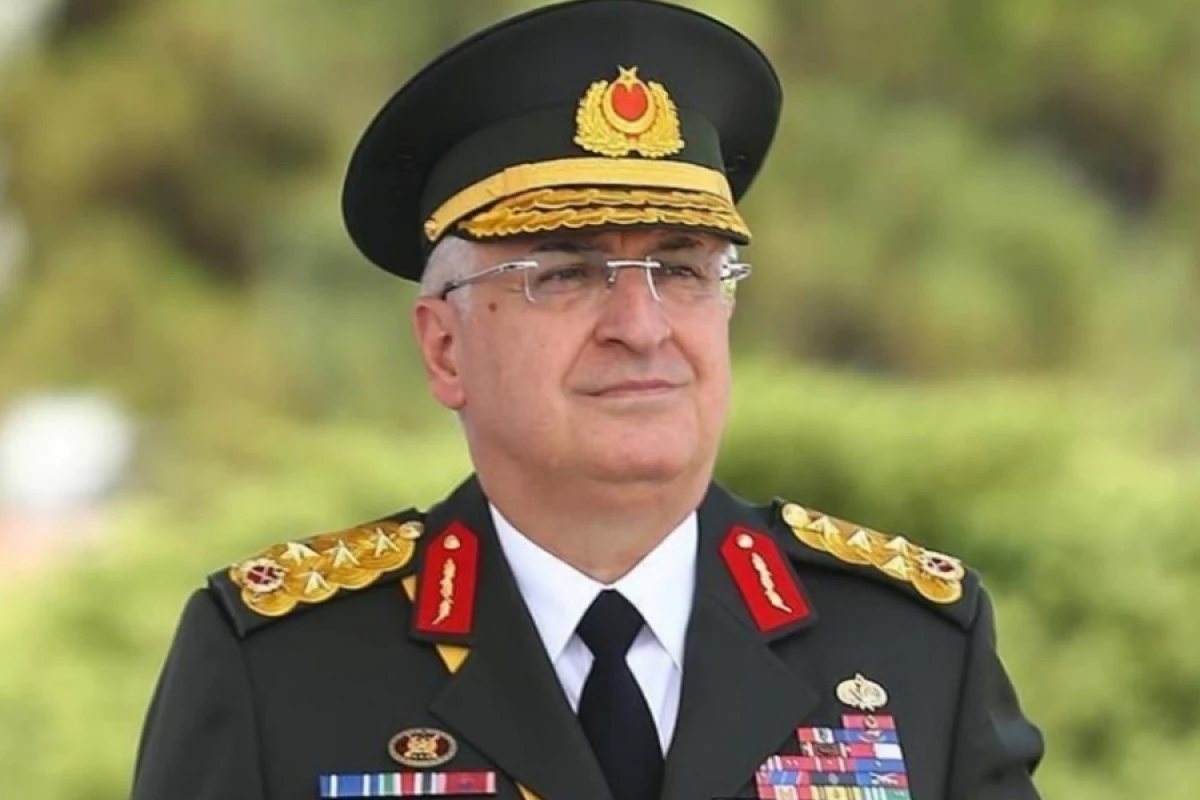 Yaşar Güler azərbaycanlı və gürcüstanlı həmkarı ilə təyyarə qəzasını [[müzakirə etdi]]