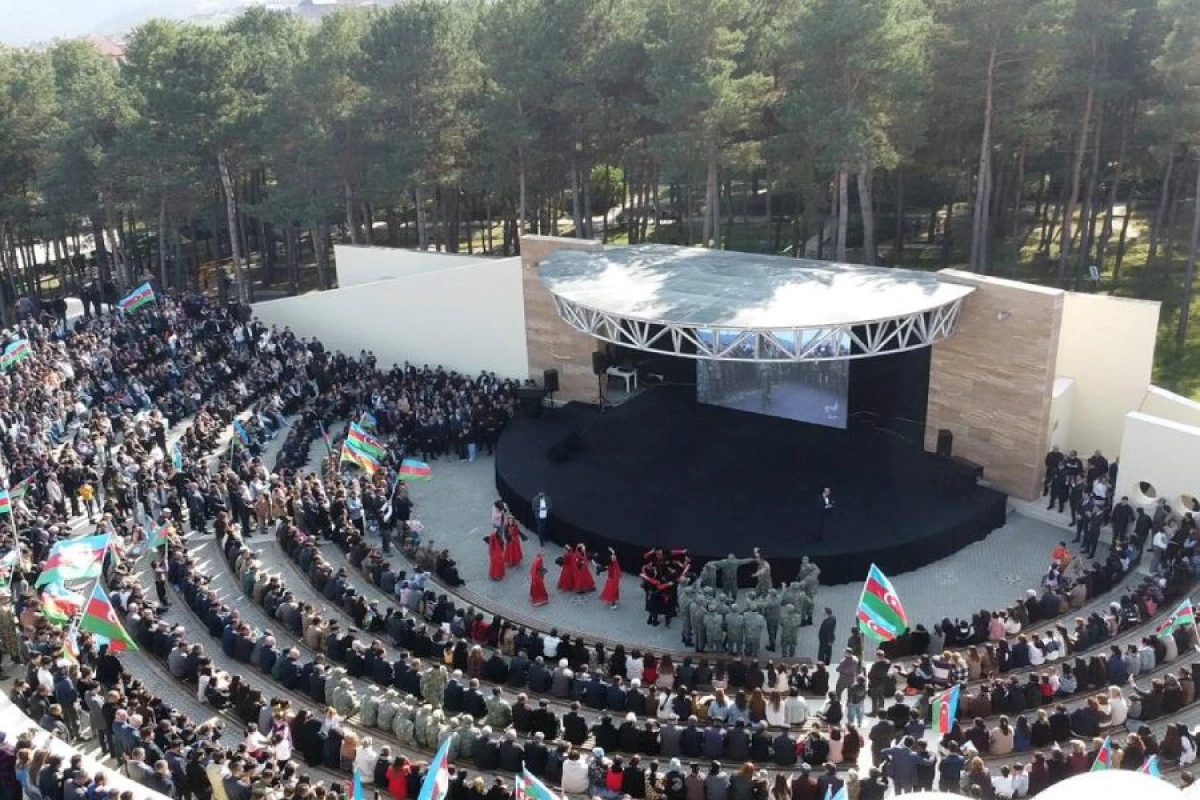 Gədəbəydə “8 Noyabr – Zəfər Günü” münasibətilə [[bayram konserti təşkil edildi]]