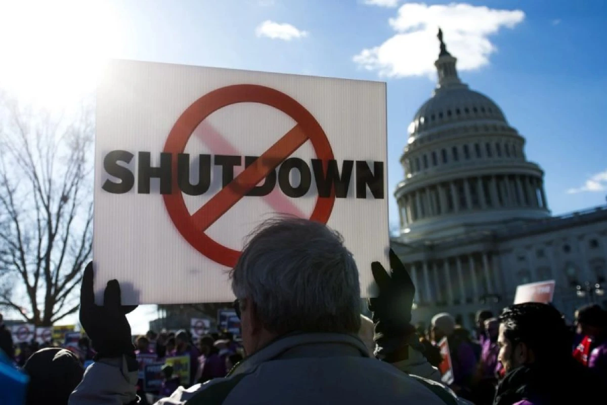 ABŞ tarixinin ən uzun “şatdaun”u bitdi: [[Milli maraqlar və təhlükəsizlik ön planda]]