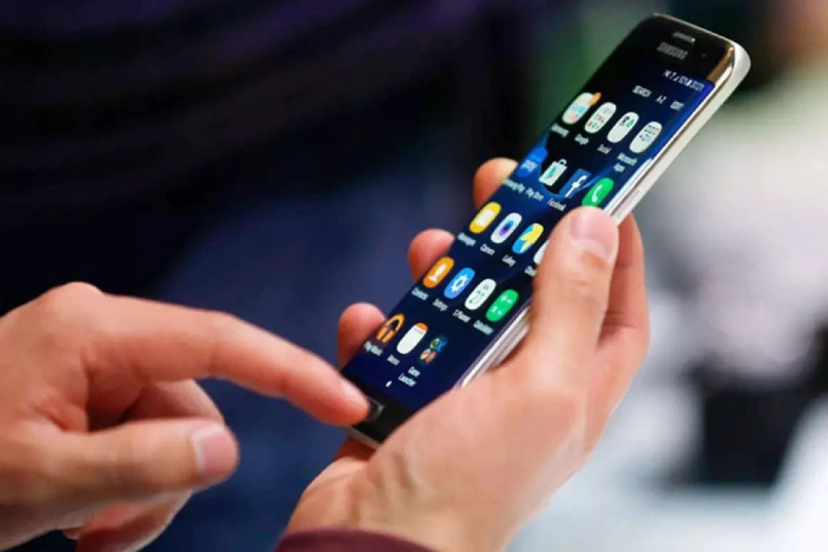 Azərbaycanda mobil rabitə gəlirləri [[11 %-dən çox artdı]]