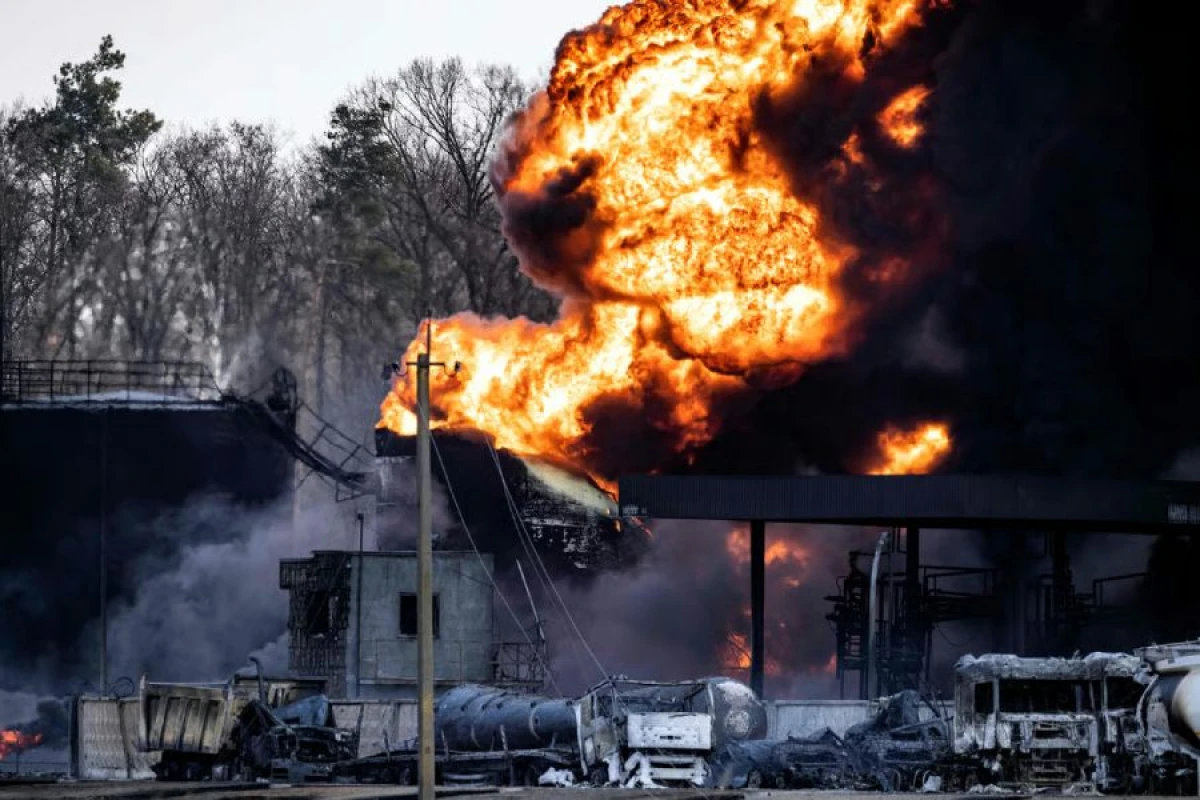 [[Rusiya küncə sıxışıb:]] Ehtiyat neft anbarları da hədəfdə