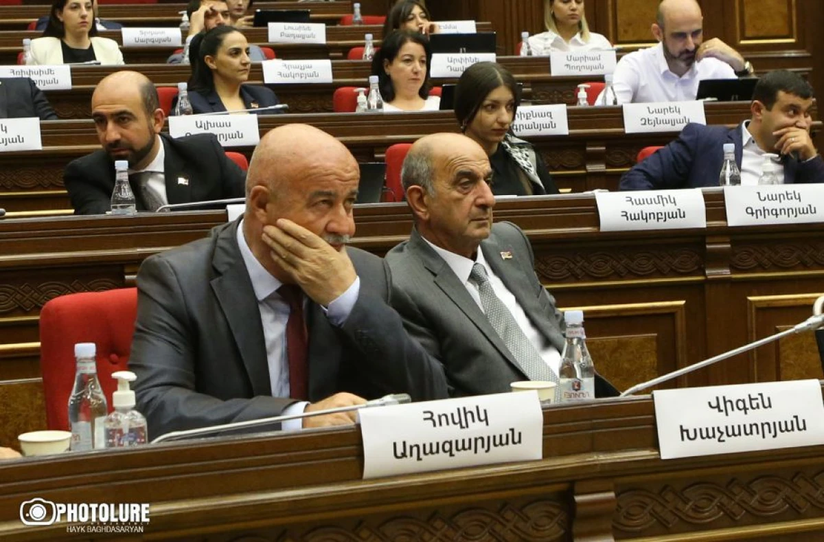 [[“Başkənddən imtina” təklifi:]] Ermənistan siyasi səhnəsində "çatlar  genişlənir"