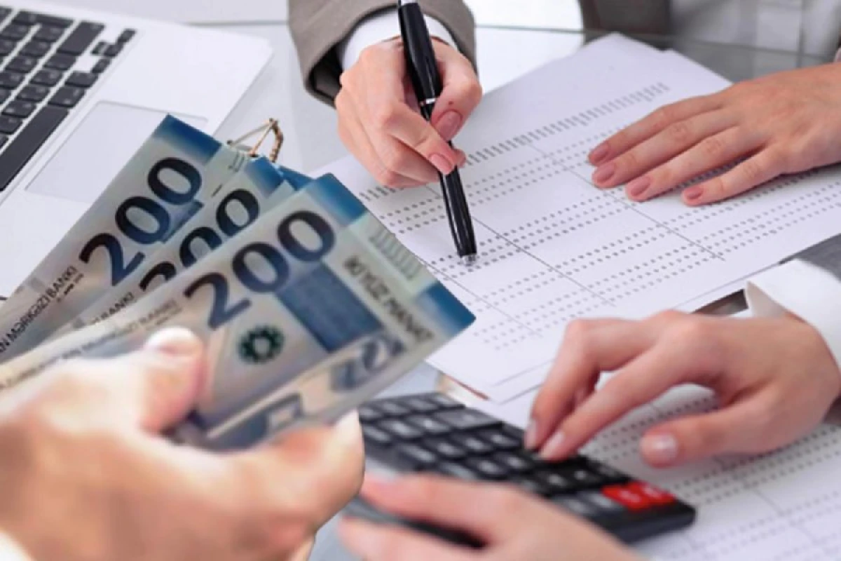 [[Ödənişli xidmətlərdən gəlir]] 11,8 milyard manata çatdı