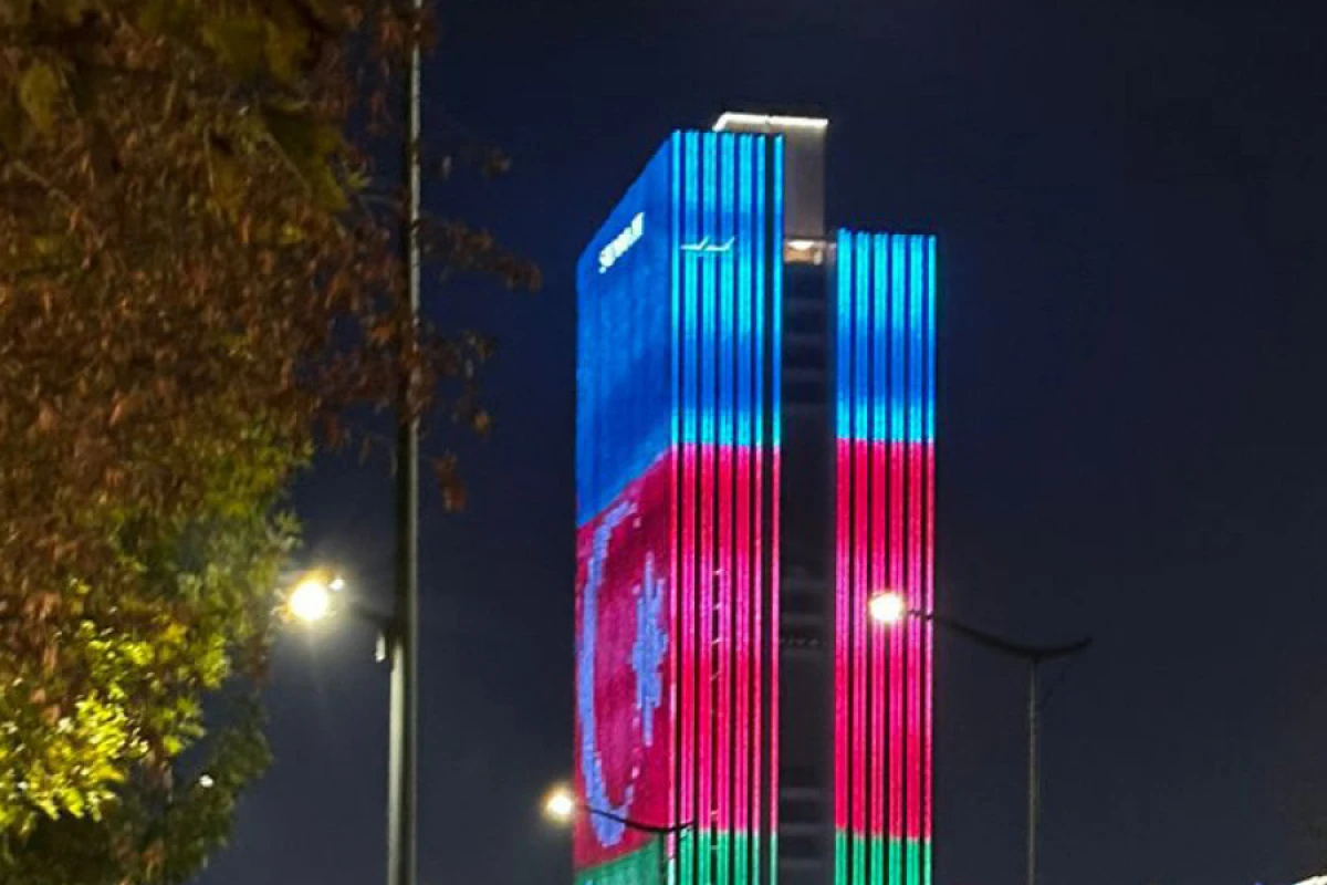 Daşkənddə binaların üzərində [[bayrağımız proyeksiya olundu]]