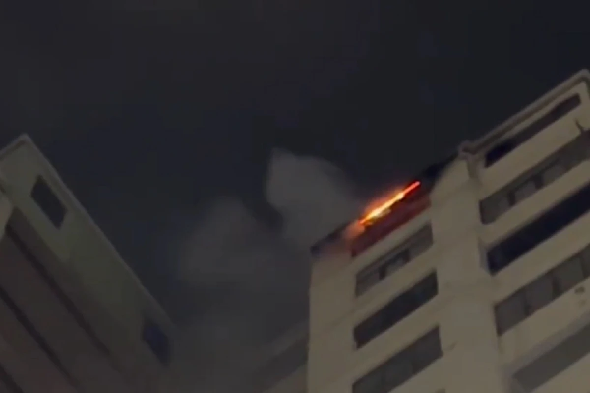 Nizami rayonunda [[17 mərtəbəli yaşayış binasında]] yanğın baş verdi