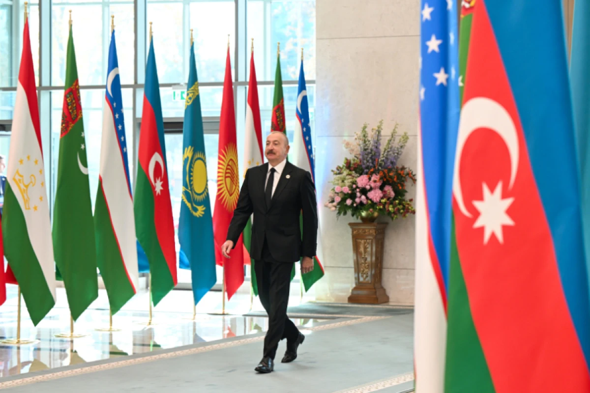 [[Prezident İlham Əliyev]] Daşkənddəki Konqres Mərkəzinə gəldi