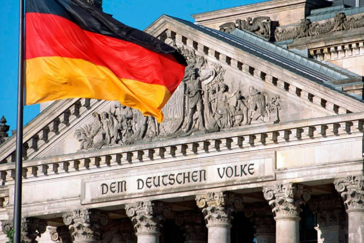 Almaniya PUA-lardan müdafiəyə [[investisiya qoyur]]