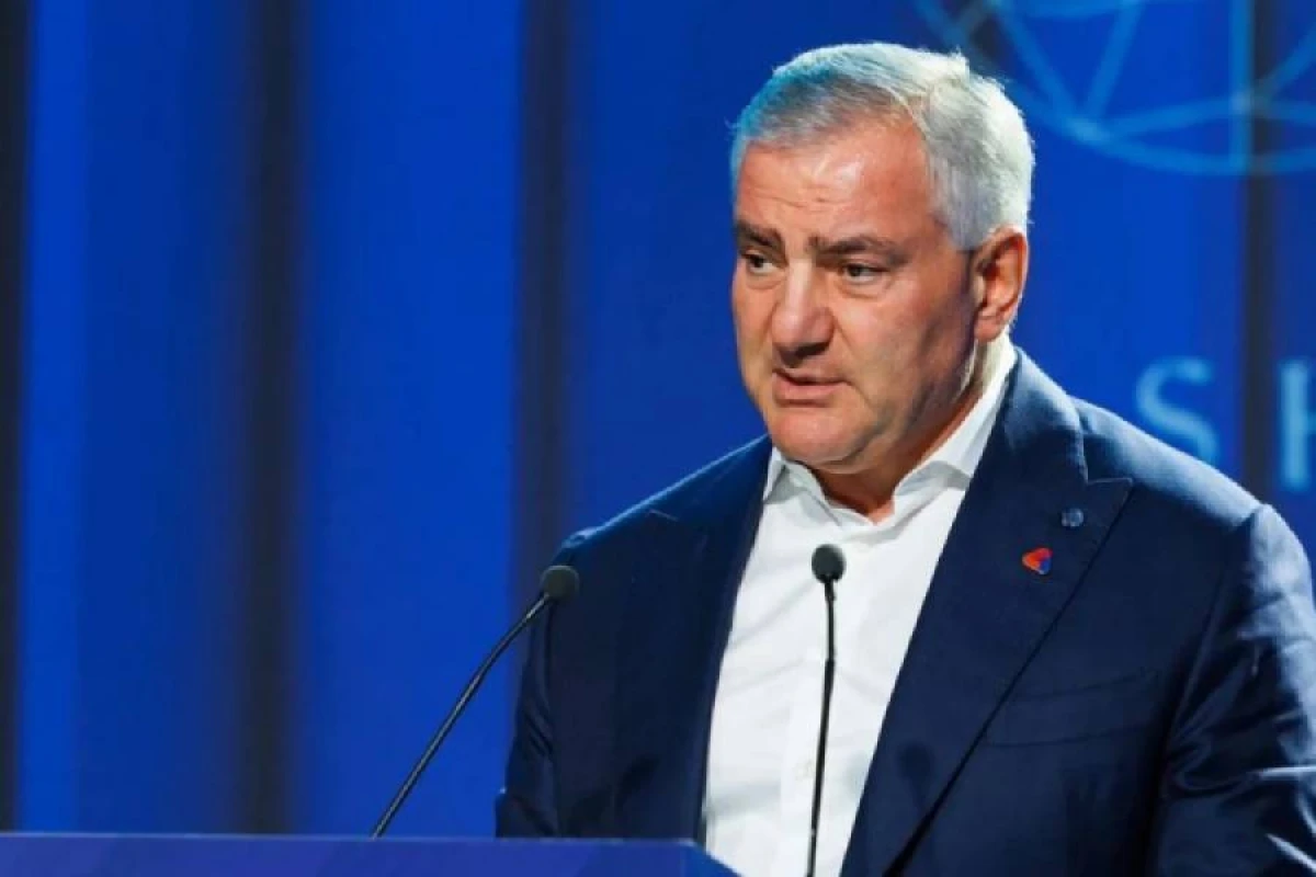 [[Karapetyanın şirkəti]] “Ermənistan elektrik şəbəkələri”ni idarə etməkdən məhrum edildi