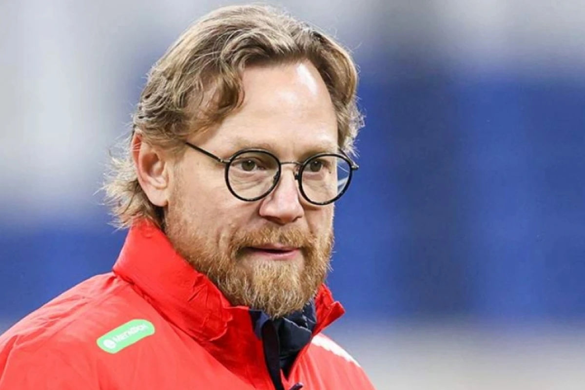 Rusiya millisinin baş məşqçisi Premyer Liqa təmsilçisindən ayrıldı