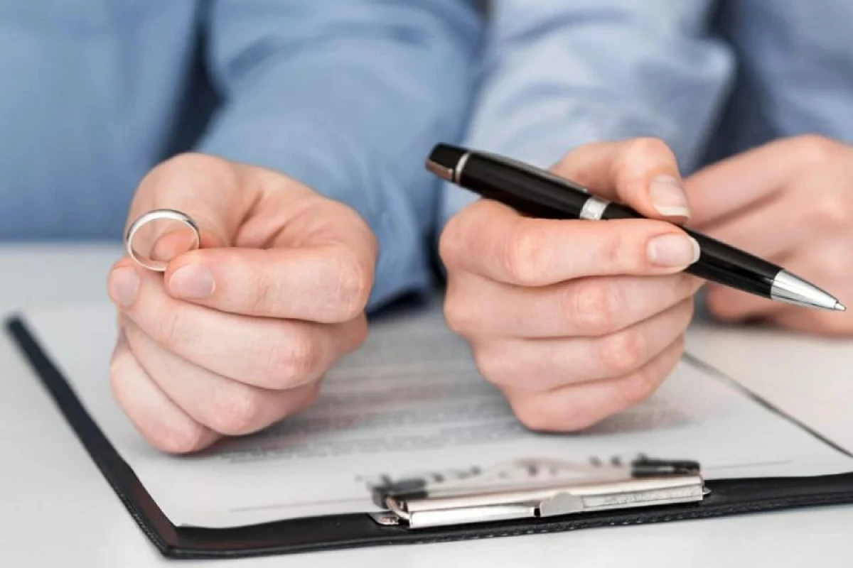 Boşanmaların qarşısını almaq üçün yeni təklif: [["2-3 aylıq..."]]