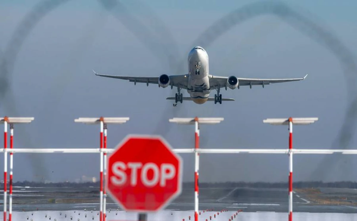 [[Moskvanın iki hava limanında]] məhdudiyyətlər tətbiq edildi