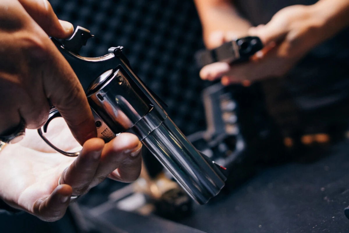 [[Brüsselin baş prokuroruna]] qarşı sui-qəsd cəhdi edildi