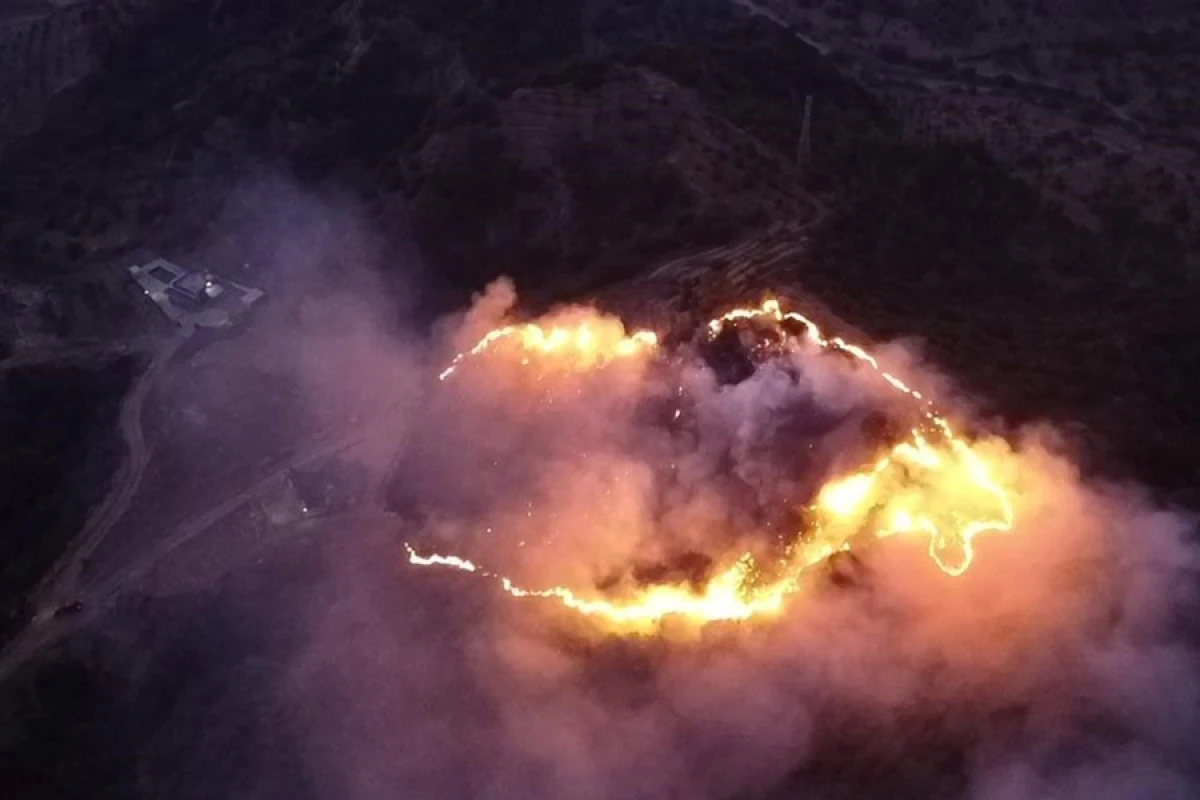 Yaponiyada iri miqyaslı yanğın [[- 170 ev yandı]]