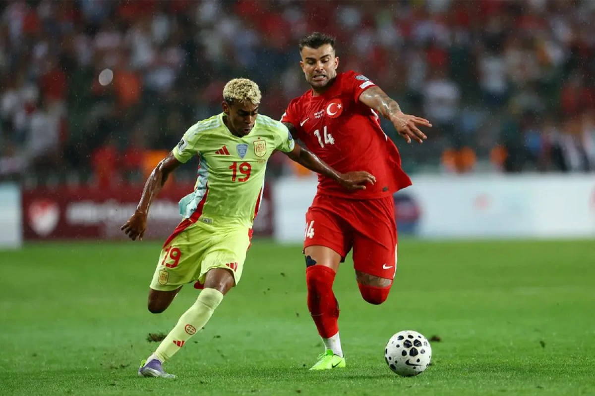 İspaniya millisi [[tarix]] yazdı