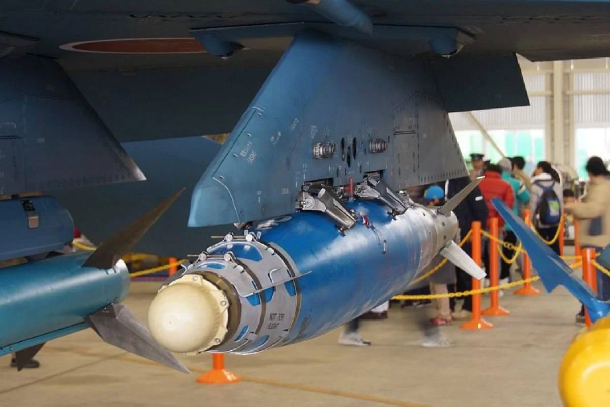 ABŞ silah arsenalını [[genişləndirir]]